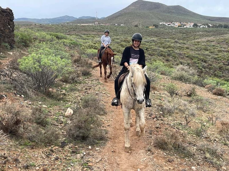 1 hour relaxing horse riding tour in Gran Canaria - Photo stop energy: relaxing pace with a couple of chances to capture the moment