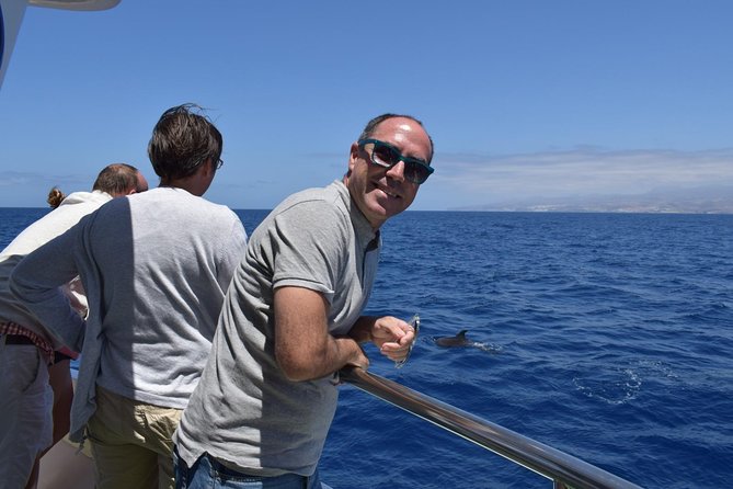 2-Hour Dolphin and Whale Watching in Gran Canaria - Stop 1 at Muelle Deportivo De Puerto Rico: boarding the Lineas Salmón