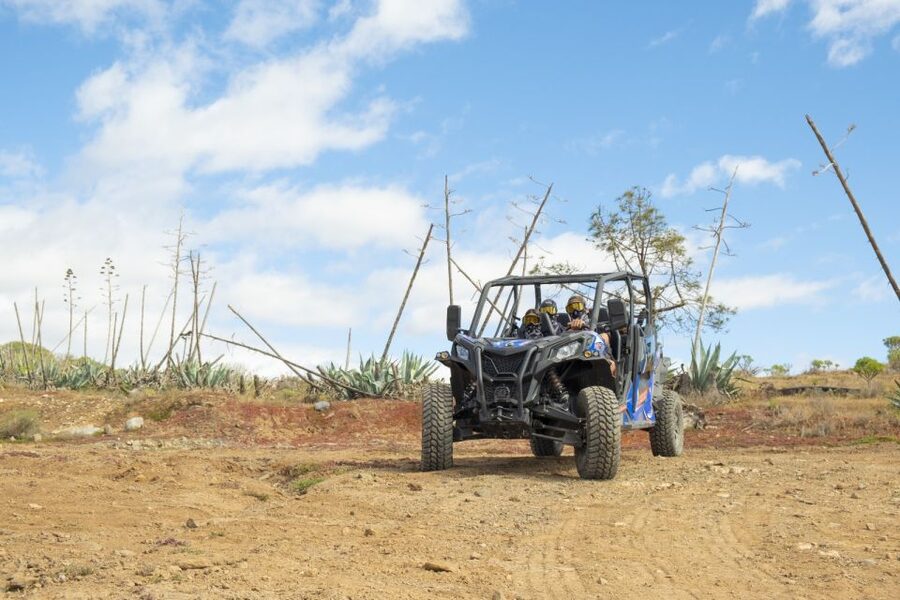Anfi beach: Guided Buggy Tour. - Goggles and dust control: a small thing that saves the day
