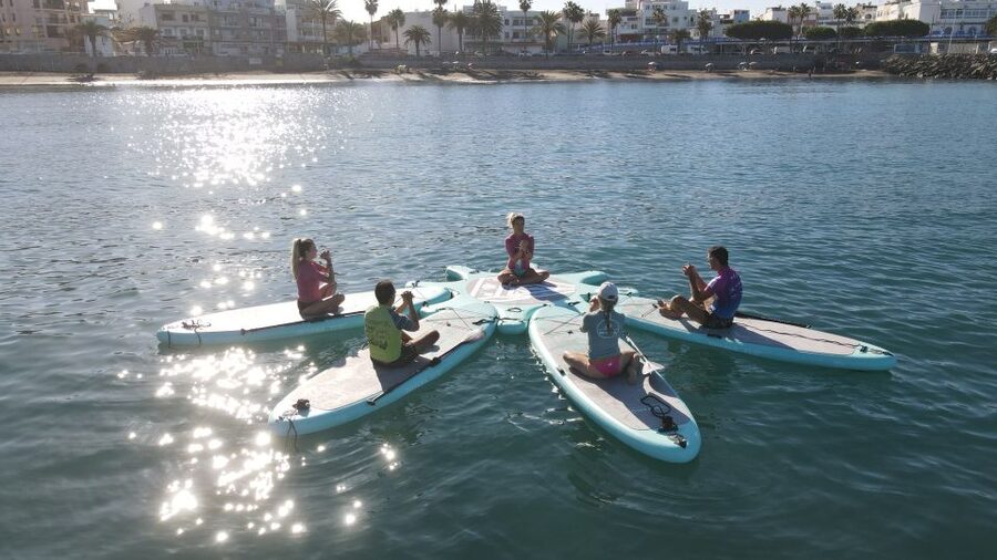 Arguineguín: Stand-up Paddleboard Yoga Class with Instructor - SUP Yoga in Arguineguín: what you’ll do in 90 minutes