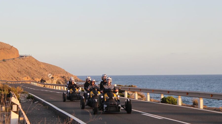 Can-am Ryker moto / buggy / quad Tour: Coast (Maspalomas) - Sunset above Amadores Beach: the payoff stop on the hill