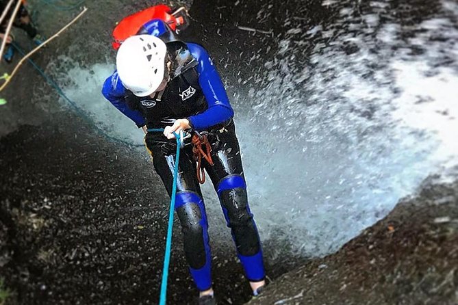 CANYONING aquatic and fun route in Gran Canaria - The pacing of a 4-hour canyoning adventure at 10:00 am