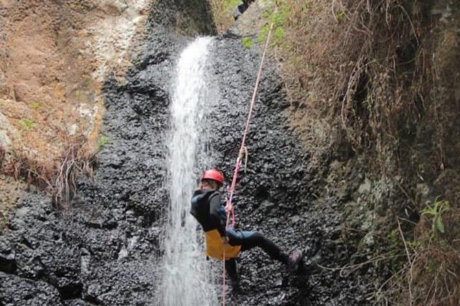 CANYONING aquatic and fun route in Gran Canaria - Who should book this canyoning option in Gran Canaria?