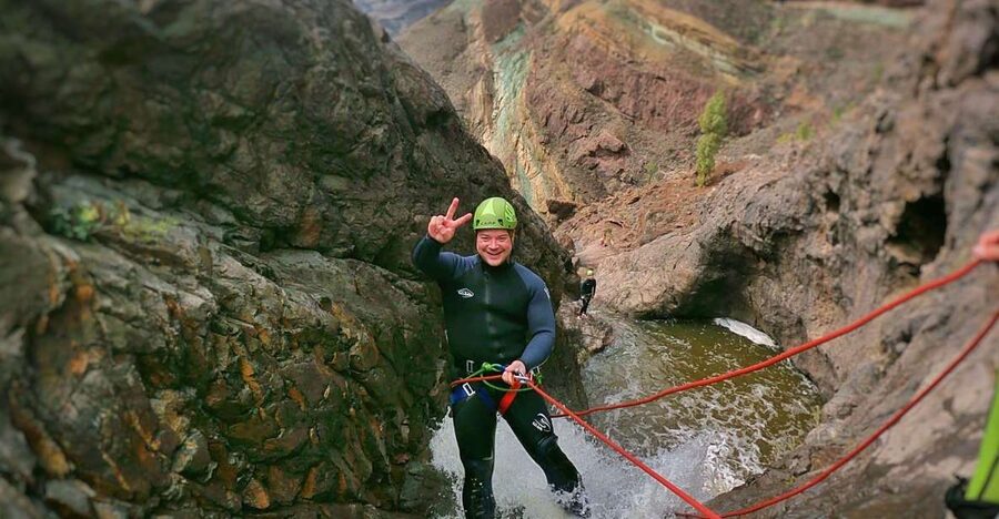 Canyoning in the Rainbow Mountain Gran Canaria - From 9:30 meet-up to the 35-minute hike to the canyon