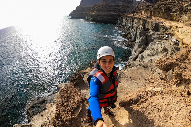 Coastering in Gran Canaria (Aquatic Route in the ocean cliffs) - Snacks, Insurance, and Why Small Groups Add Value