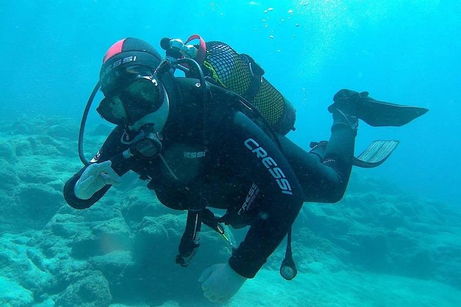 Discover Scuba diving in Gran Canaria with Hotel Pick-up - Depth, time, and expectations for true first-timers