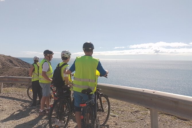 E-Bike Rental 80 km Battery life: Gran Canaria Mountains or Coast - El Faro de Maspalomas and the dunes reserve: seeing the icon without riding in sand