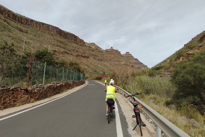 E-Bike Rental 80 km Battery life: Gran Canaria Mountains or Coast - Price and logistics: whether $40.33 is a good deal for this circuit