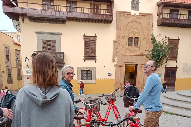 Gastronomic Bike Tour through Las Palmas at Night - Bike lanes and safety: why the route matters as much as the food