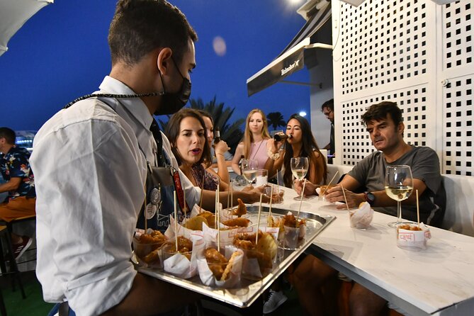 Gastronomic Bike Tour through Las Palmas at Night - Meet-up at Calle Espíritu Santo and the pace of a private group