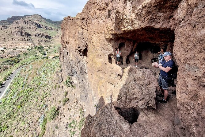Gran Canaria Cave, Oasis, Red-gorge Adventure & cosy Picnic - Santa Lucía de Tirajana: A Tapas Picnic You’ll Actually Remember