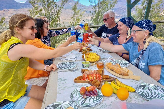 Gran Canaria Cave, Oasis, Red-gorge Adventure & cosy Picnic - Mirador La Sorrueda: Oasis Path, Agriculture Lessons, and Water Reality