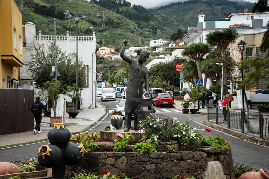 Gran Canaria from the Heights: Fataga and Tejeda - The bus ride reality: curvy roads, set timing, and comfort tips