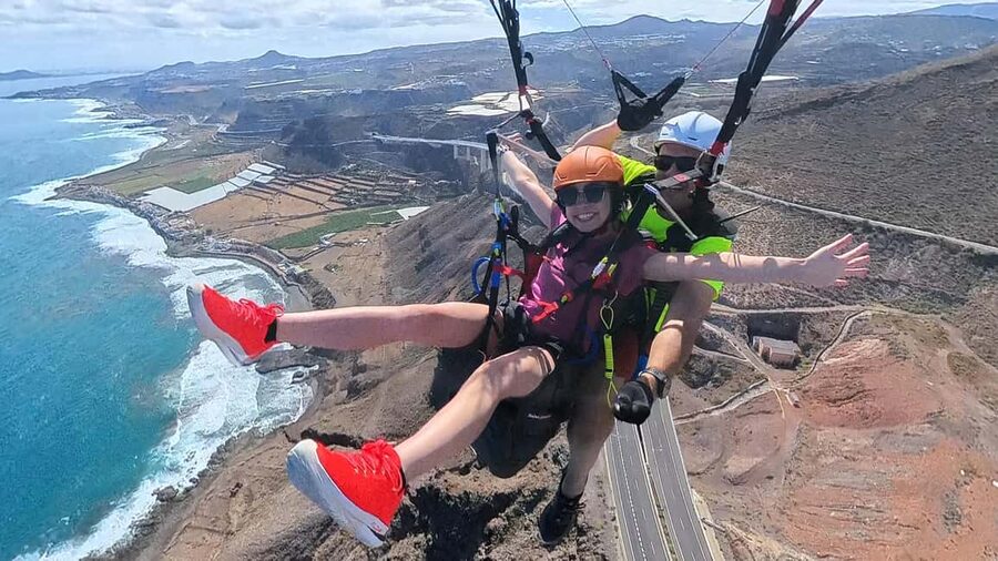 Gran Canaria: Paragliding Flight with Tapas & Pickup - Key highlights worth your attention