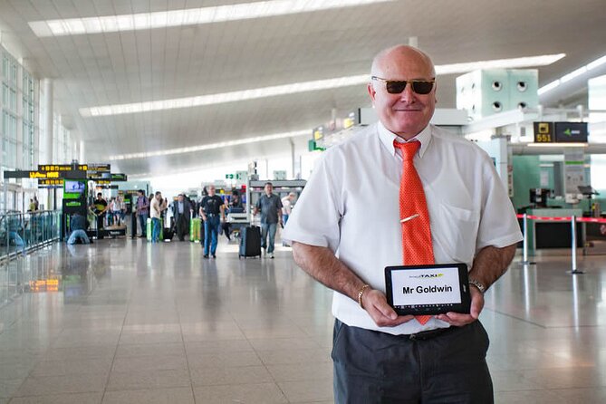Gran Canaria Private Transfer from Playa del Inglés to Las Palmas (LPA) airport - Pickup at English Beach or your hotel reception
