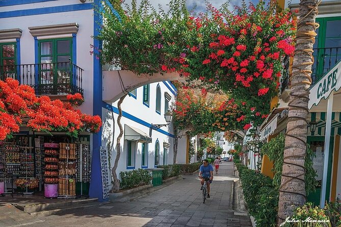 Gran canaria shopping day in Puerto Mogan - The Market in Puerto de Mogán: Where the Shopping Actually Happens