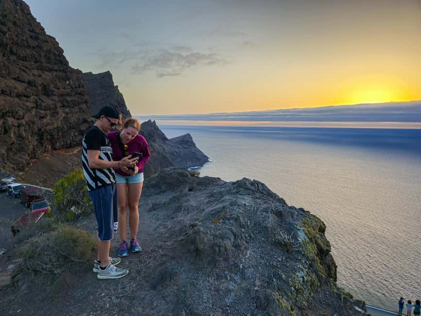 Gran Canaria Sunset & Wild Coast Tour, Cliffs, Natural Pools - Sardina Beach refresh stop and a homemade snack break