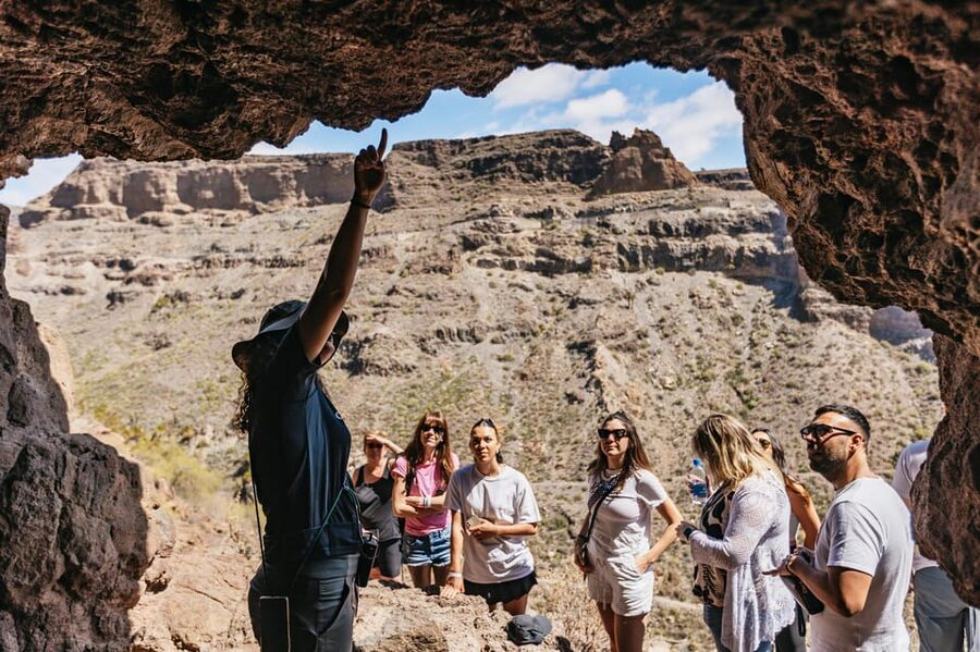 Gran Canaria: The Red Canyon Tour with Local Food Tasting - A Red-Canyon Day Trip That Mixes Views, Caves, and Canarian Plates