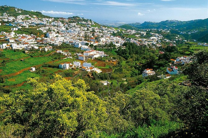 Guided tour: Discover Gran Canaria - Stop 1: Arucas and the Neo-Gothic Church of Saint John