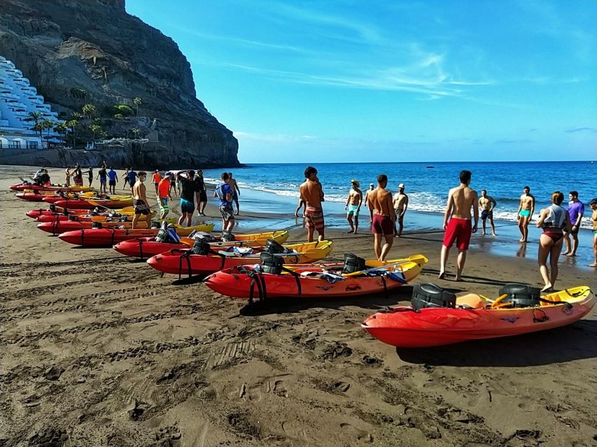 Kayak por las cuevas y acantilados de Mogan - The Tiritaña virgin beach stop: swim, snorkel time, and easy seaside games