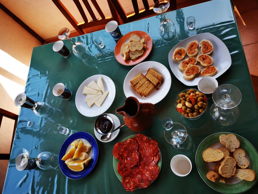 Las Palmas: 100% Local Tapas & Beach views - Walking From Plaza de España to 100% Local Tapas