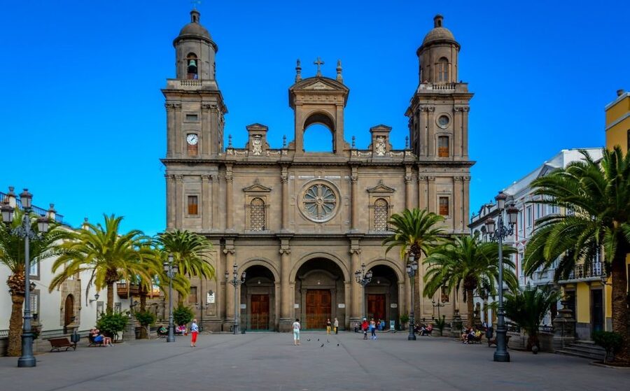 Las Palmas, Botanical Gardens and Bandama Volcano Tour - How the day flows from Vegueta to Las Canteras