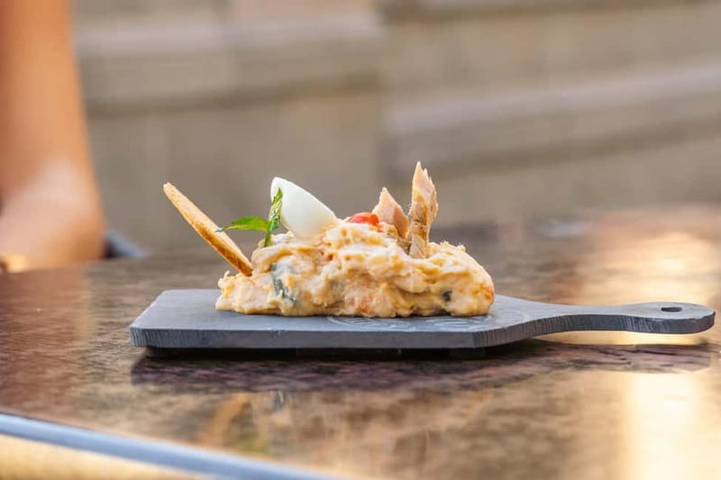Las Palmas: Gourmet Tapas and Wine Tour in the Old Town - Finish at El Vasco de Vegueta: Great Ending or a Risk Spot