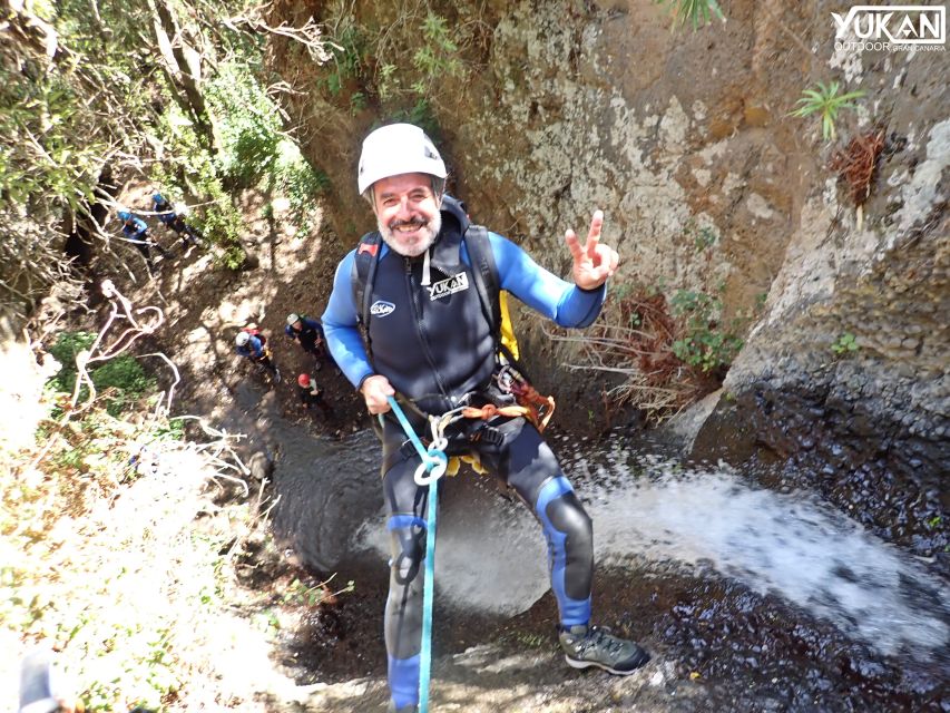 Las Palmas, Gran Canaria: Canyoning Adventure - Gear fitting and the safety system that keeps things controlled