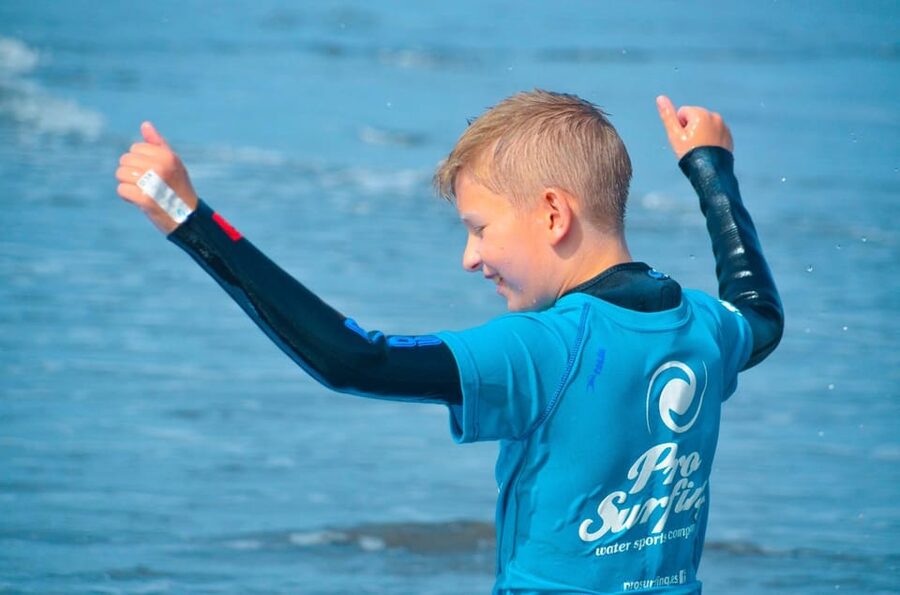 Las Palmas: Learn to Surf with a Special Price for Two Group - Who this class is best for (and who should choose another plan)