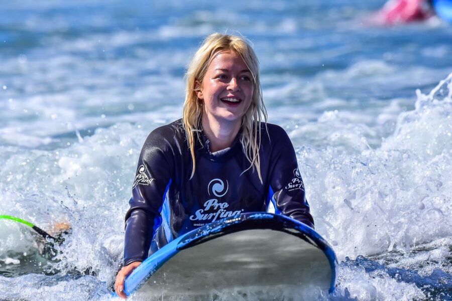 Las Palmas: Learn to Surf with a Special Price for Two Group - Where you meet: Eurocenter Shopping Center check-in, 30 minutes early