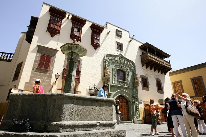 Las Palmas Old Town: Walking Tour - Guides you might meet: Maria’s coordination and Bruno’s humor