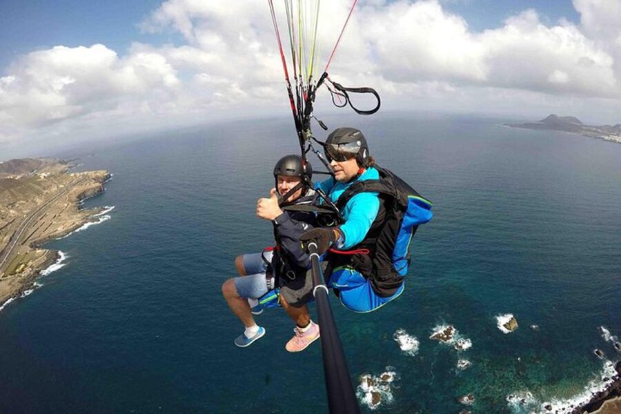 Las Palmas: Paragliding Tandem Flight with Instructor - Language, Group Style, and How Personal It Feels
