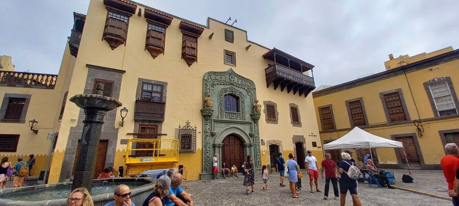 Las Palmas: Private City Highlights & Northern Villages Tour - Plaza de España, Santa Catalina, and the old-town essentials