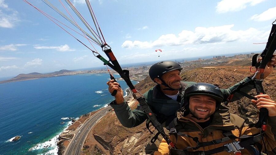 Las Palmas: tandem paragliding flights for everyone - Why this Las Palmas flight feels easy from the start