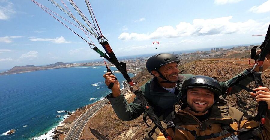 Las Palmas: tandem paragliding flights for everyone - Small group perks: limited to 2 participants