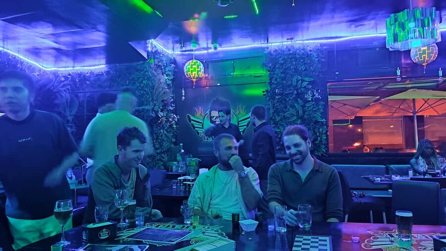 Las Palmas: Weekly Pub Crawl - Meeting Locals and Students: What This Crawl Is Best At