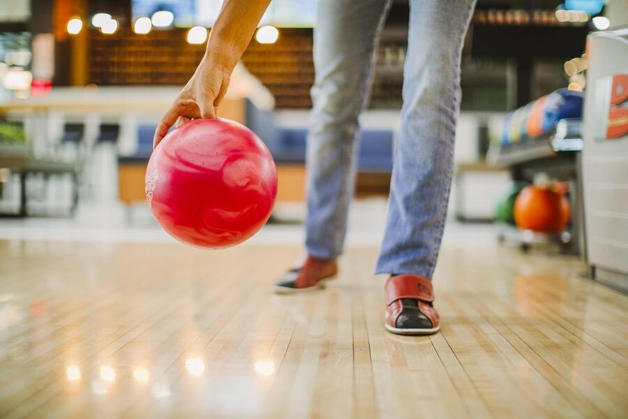 Maspalomas: Bowling Session Entry Ticket at Holiday World - Mr.Kale Food and Drinks: Turning Bowling Into a Half-Day Plan