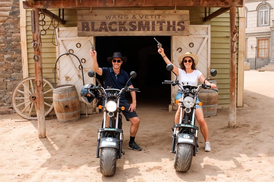 Maspalomas: E-Scooter or E-Bike Tour+Western Town Sioux City - Maspalomas Dunes and Playa del Inglés, guided by e-scooter or e-bike