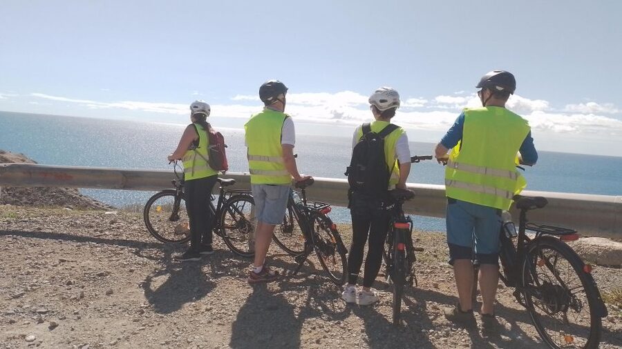 Maspalomas: E-Scooter or E-Bike Tour+Western Town Sioux City - The human touch: guides, languages, and a small-group pace