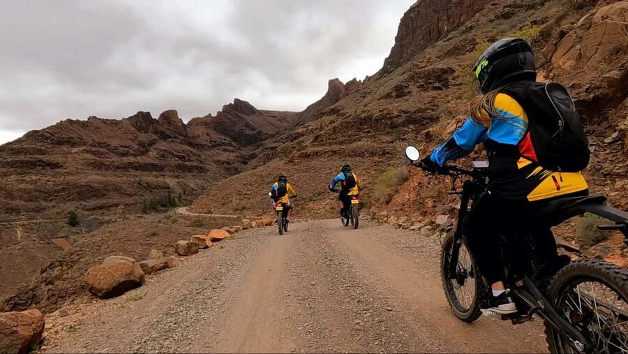 Maspalomas: Guided Offroad Tour on Electric Enduro Motorcycles - Electric Enduro in Maspalomas: The Talaria Sting Difference