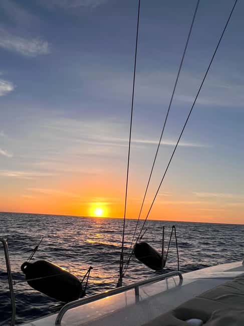 Maspalomas Sunset Sailing Experience - Languages and pace: you’re not left guessing
