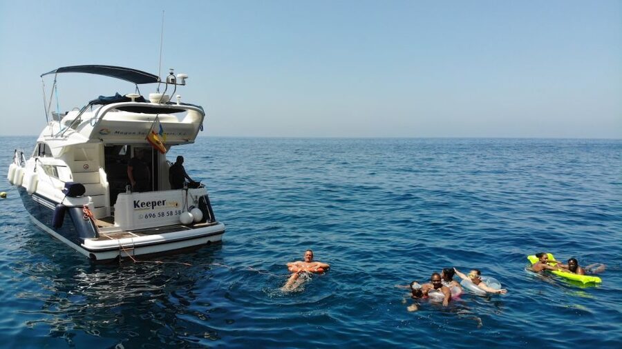 Mogan: Dolphin Watching Boat Trip with Swim Stop - The included lunch and drinks: fueling the sea day