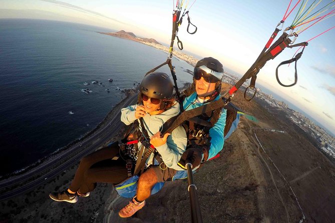Paragliding Tandem Flight in Las Palmas de Gran Canaria - Safety First at the Mountain Prep (Before Anyone Runs Off)