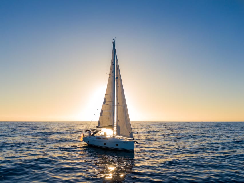 Pasito Blanco : Private sailing tour with food & drinks - Price and value: $524 per group up to 6