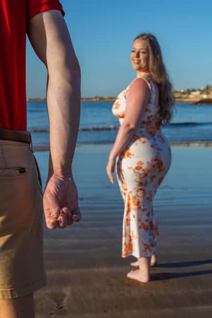 Photoshoot with Professional Photographer in Maspalomas - Valentina’s approach: relaxed, kind, and very hands-on