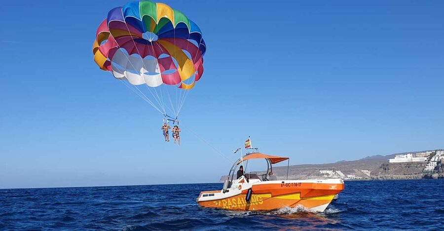 Puerto Rico de Gran Canaria : Parasailing - From Dock to Takeoff: Speedboat Transfer and Line Heights