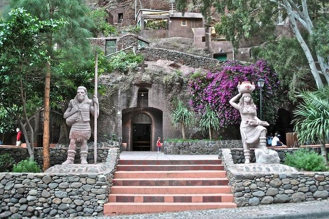 Southern Treasures of Gran Canaria - The guide matters: clear English, good attention, and smart timing