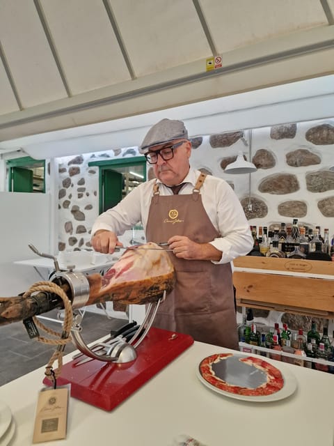 Spanish Cured Meats & Wine Tasting Tour in Mogan - The 2.5-hour flow: how the tour usually moves