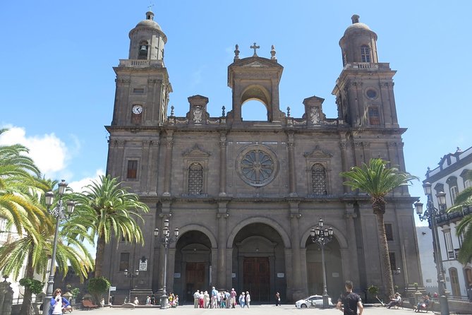 Tuk-Tuk Neighbourhoods Tour around Las Palmas de Gran Canaria - Stop 2: Vegueta streets and the cathedral area