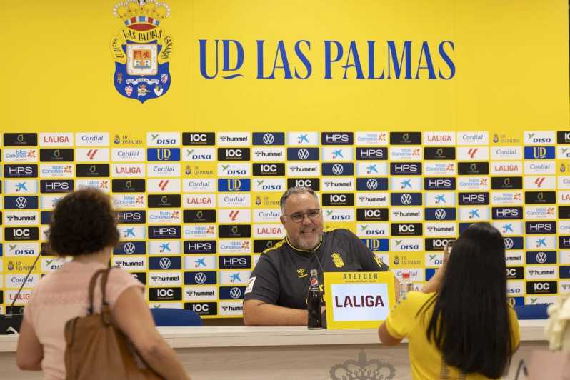 UD Las Palmas Gran Canaria Stadium Guided Tour - Press Conference Room: Where the Story Gets Told